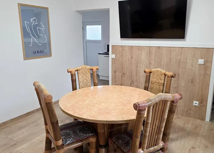 Mountain Peak Apartment